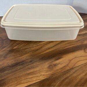 Rubbermaid Servin Saver Storage Container #7 17 Cups Almond Lid Rectangle Vtg